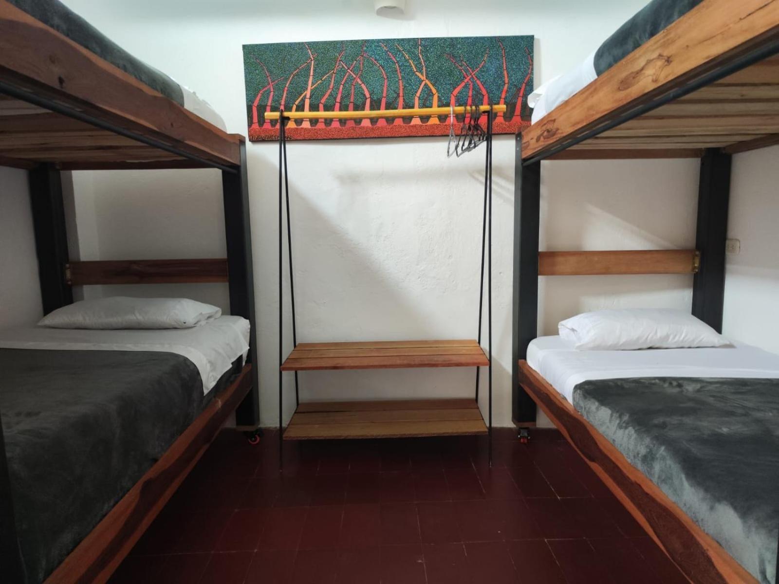 Popichi Hostel บียาเดเลย์บา ภายนอก รูปภาพ